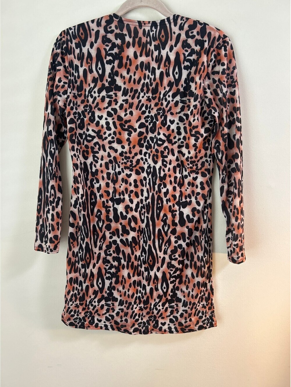 Women's Leopard Print Henley Tunic Top 3/4 Sleeve Button Front Size Medium - Picture 2 of 5